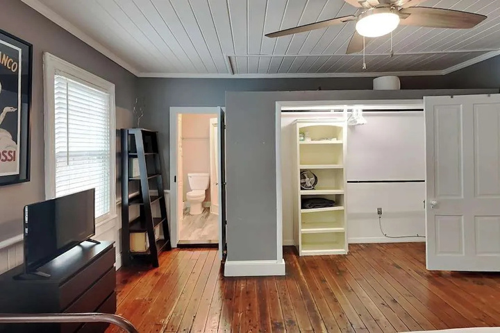Room 3 of 12