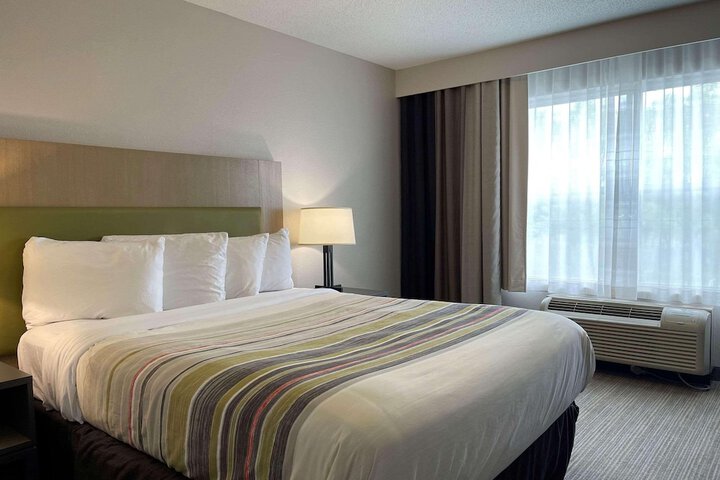 2 Queen Beds (5 of 8)