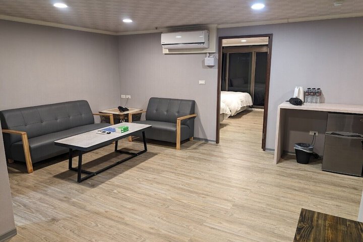 Room 36 of 73