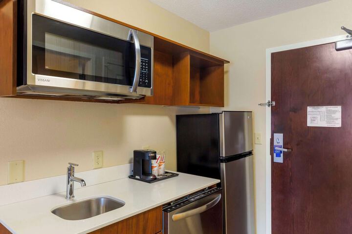 2 Double Beds (13 of 13)