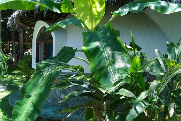 Room 4 of 174