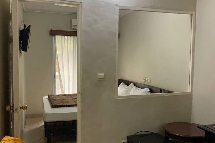 Room 44 of 87