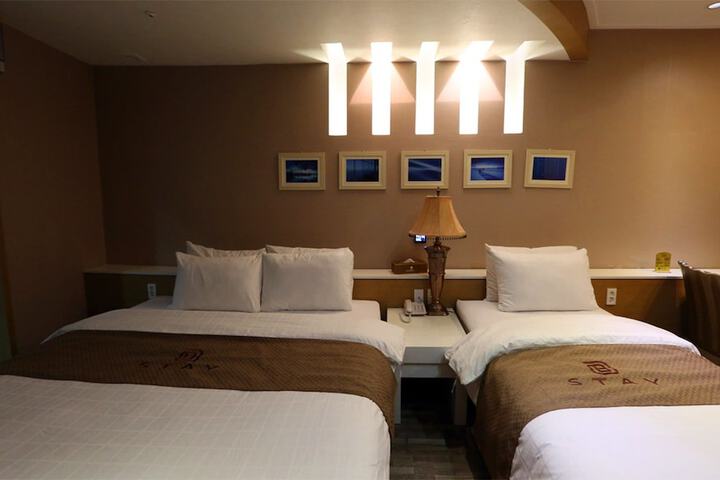 Room 4 of 19