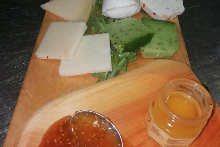 Dining 48 of 65