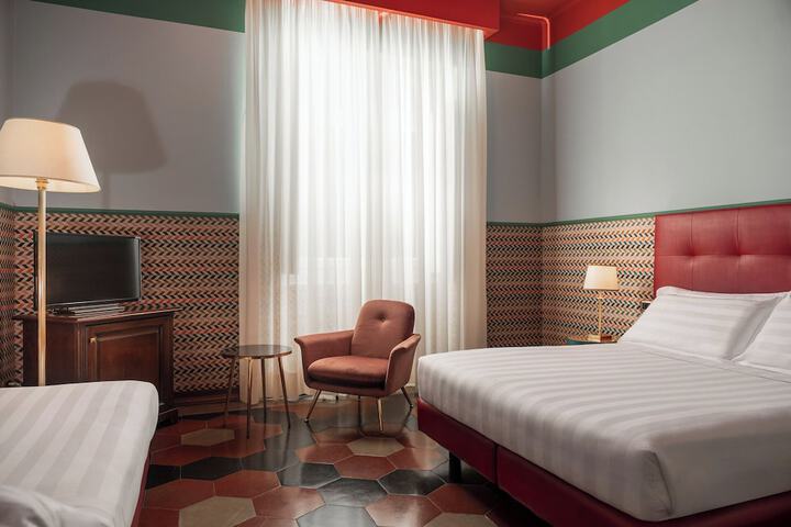 Room 32 of 92
