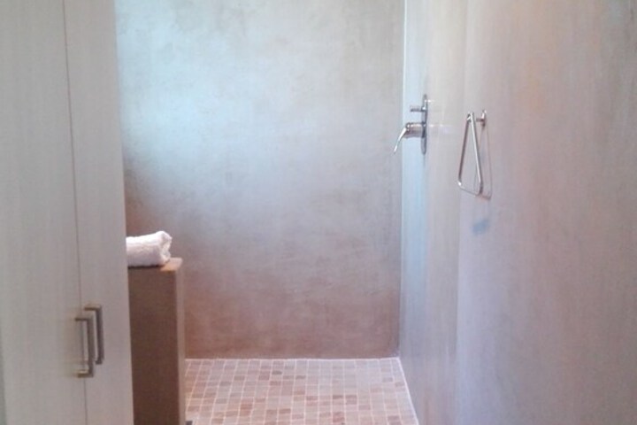 Room 33 of 49
