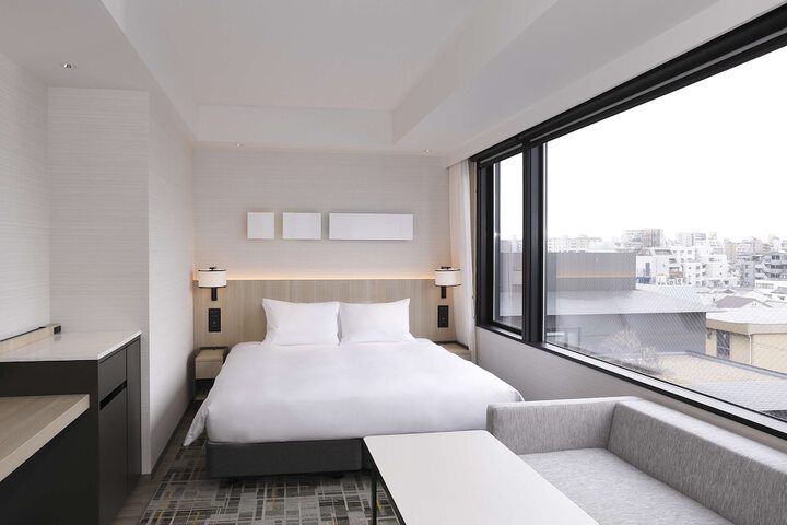 Room 72 of 160