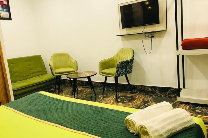 Room 15 of 30