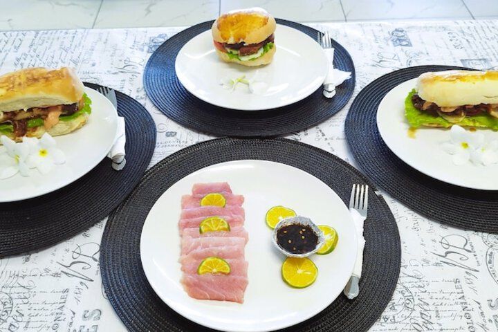 Dining 12 of 24