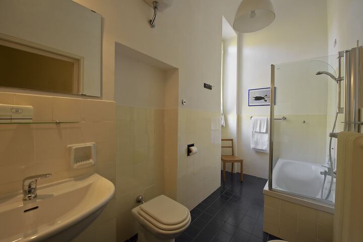 Room 21 of 47