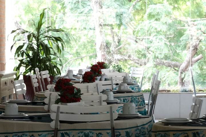 Breakfast/Coffee Service 13 of 18