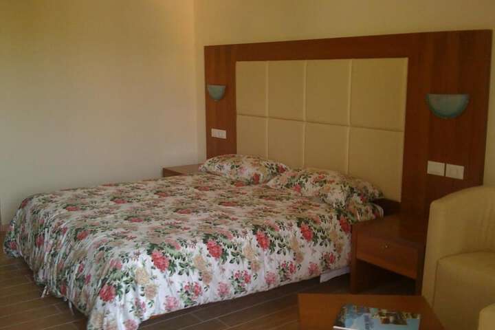 Room 14 of 34