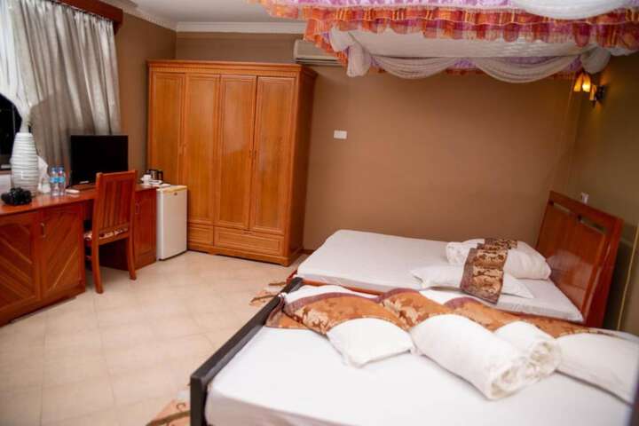 Room 2 of 11