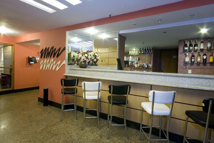 Lounge 42 of 47