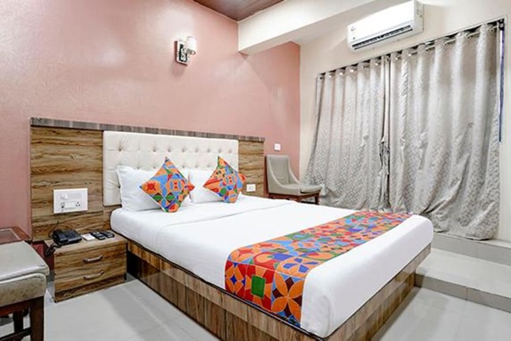 Room 7 of 28