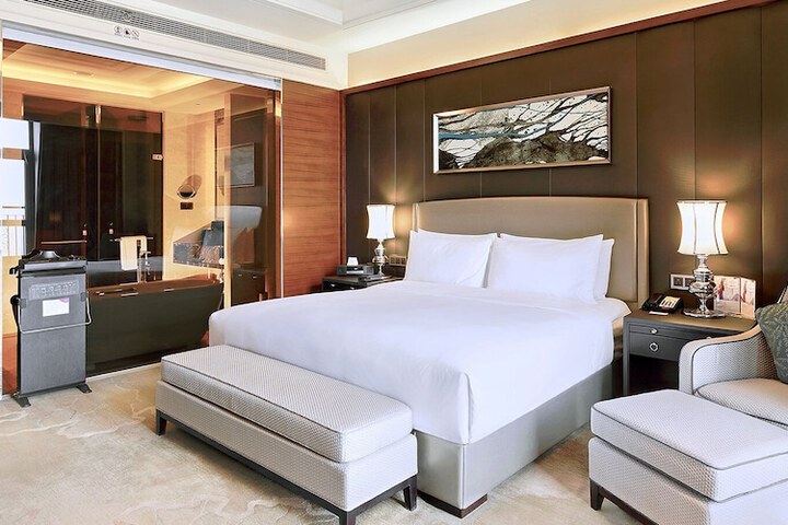 Room 16 of 75