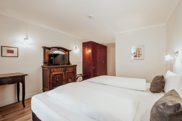 Room 7 of 72