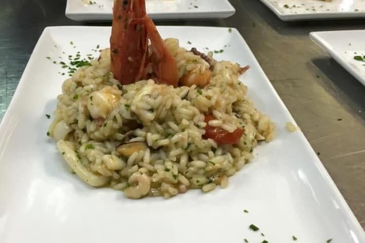 Dining 20 of 22