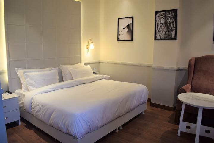 Room 2 of 17