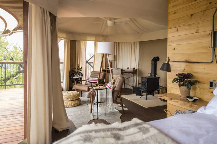 Room 10 of 28