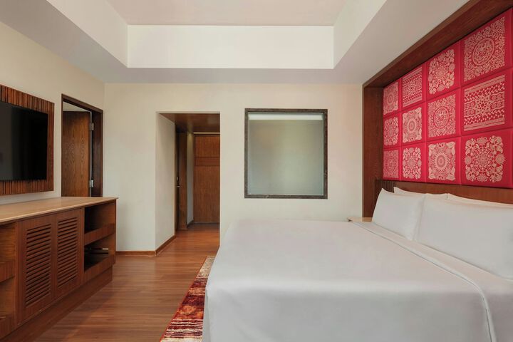Room 34 of 172