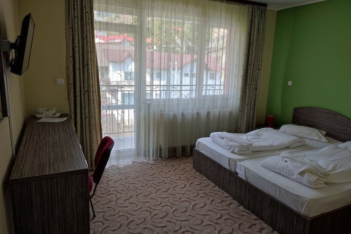 Room 8 of 62