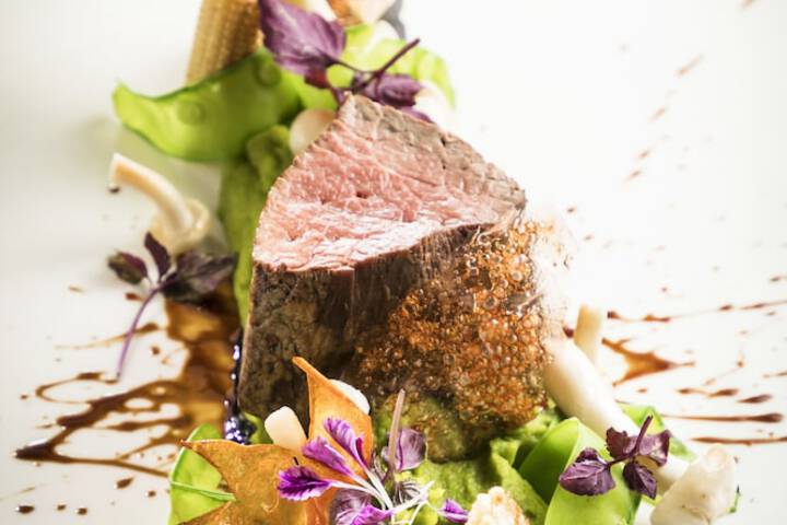 Dining 40 of 56