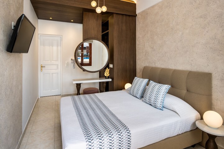 Room 5 of 91