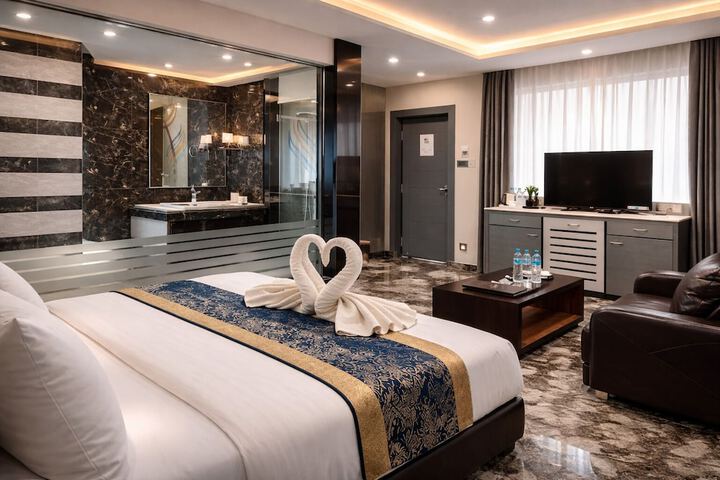 Room 44 of 117