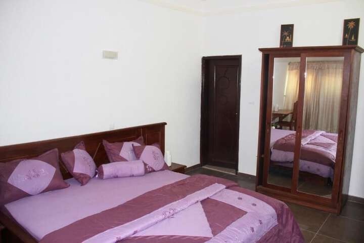 Room 10 of 156