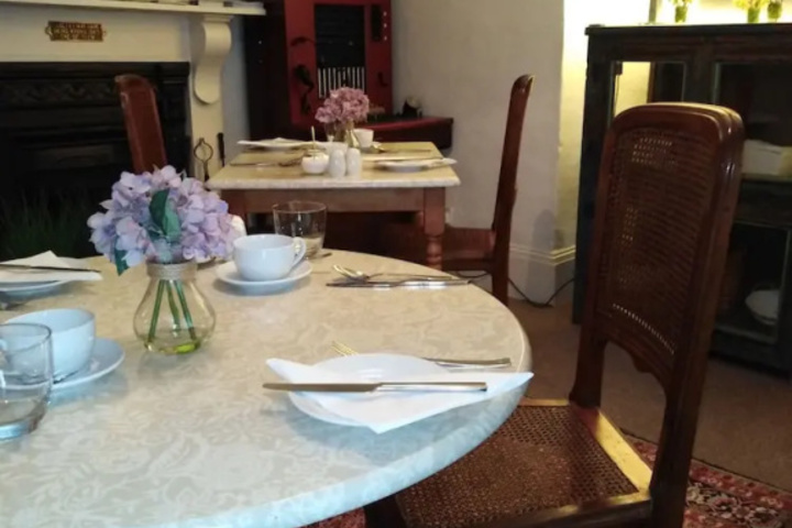 restaurant