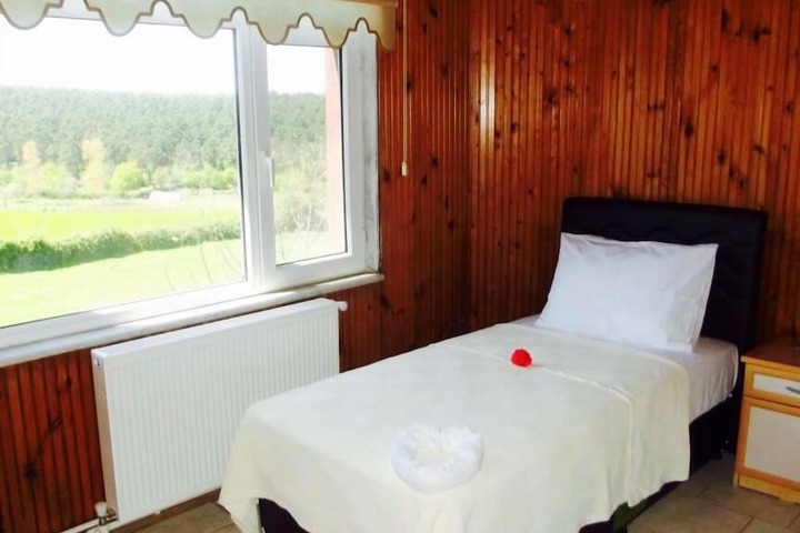 Room 10 of 72
