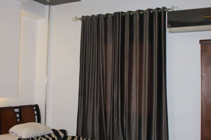 Room 7 of 37