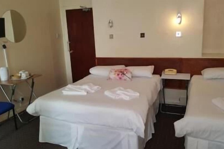 Room 10 of 30