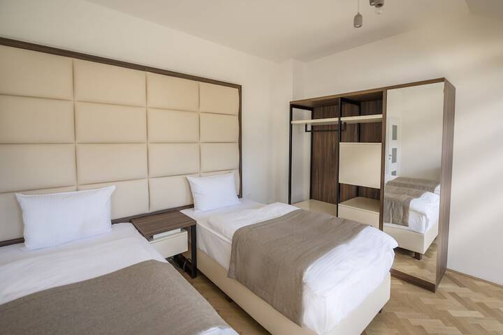 Room 29 of 141