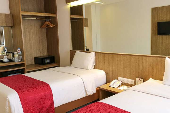 Room 5 of 30
