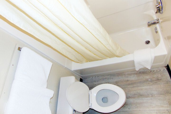 2 Double Beds (6 of 11)