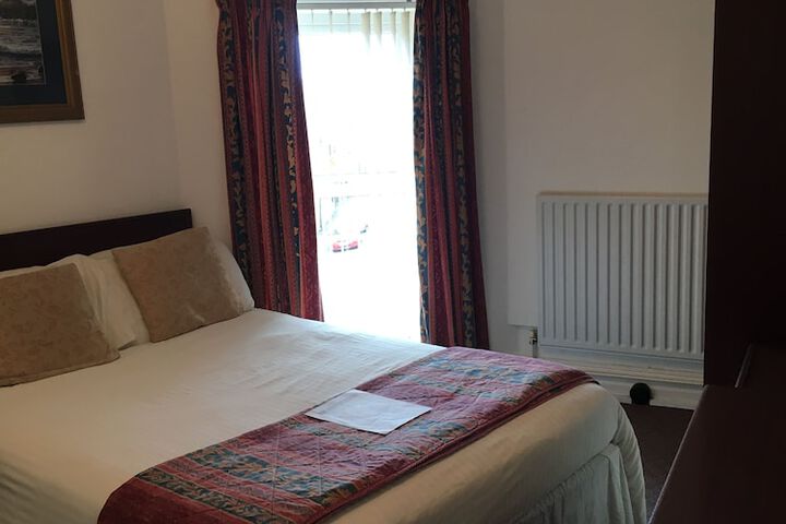 Room 27 of 65