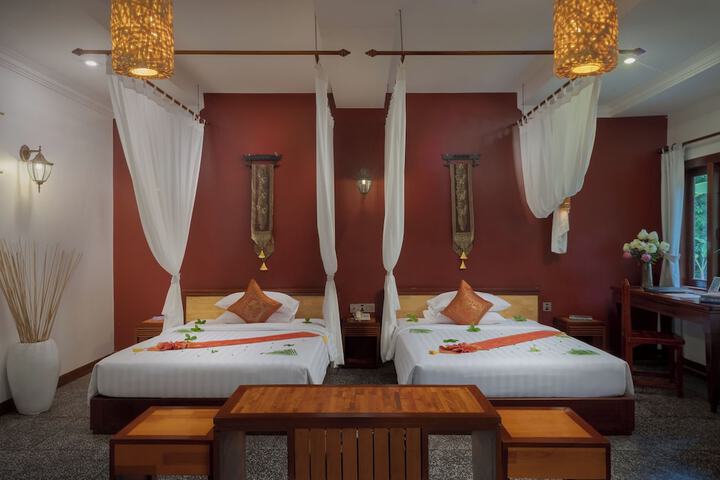 Room 28 of 157