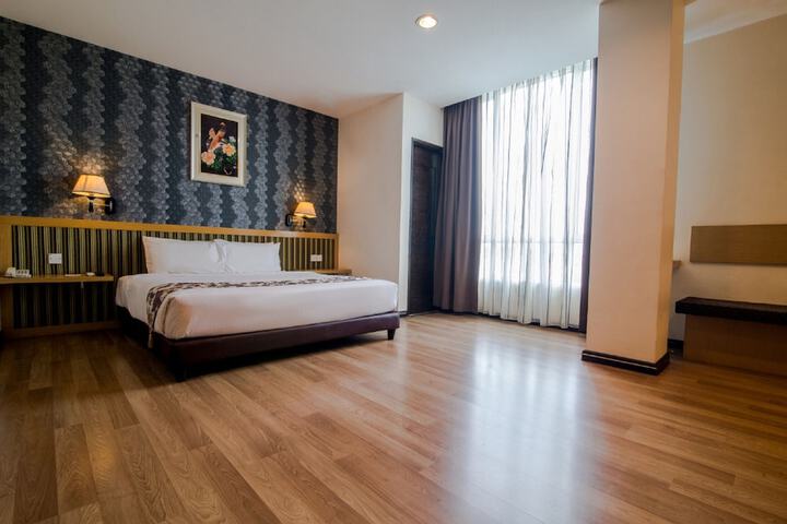 Room 15 of 43