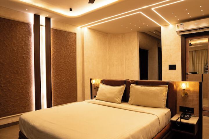 Room 30 of 48