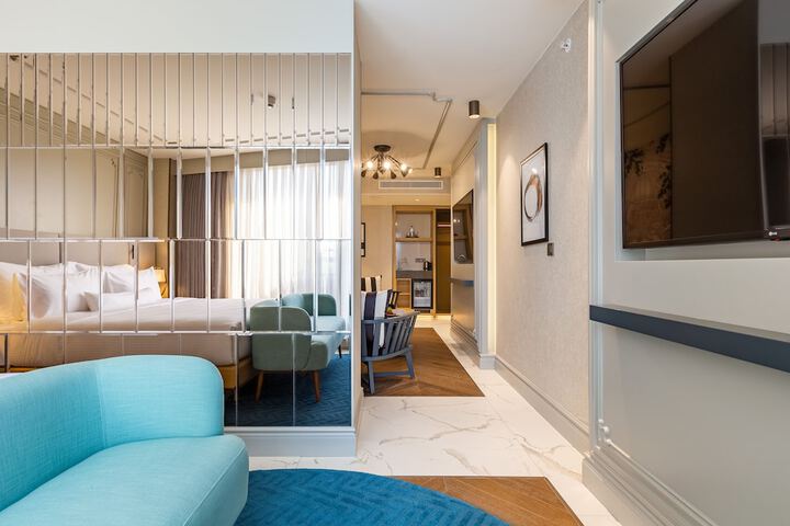 Room 33 of 194