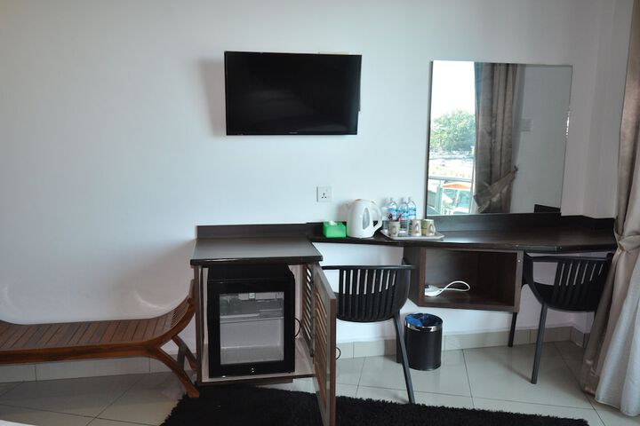 Room 18 of 49