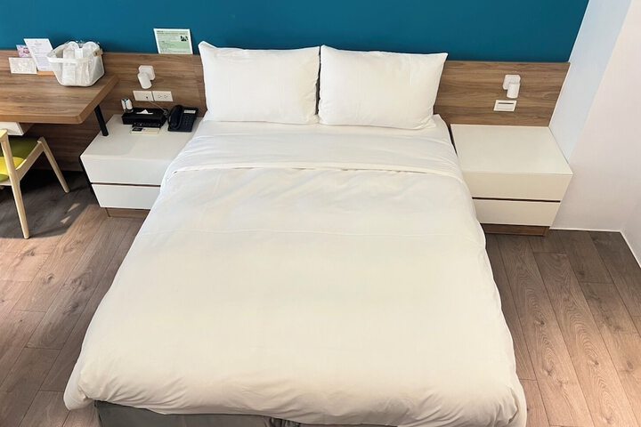 Room 44 of 94