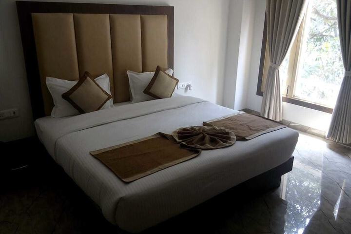 Room 18 of 34