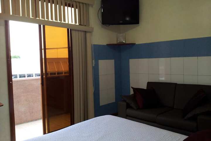 Room 10 of 23