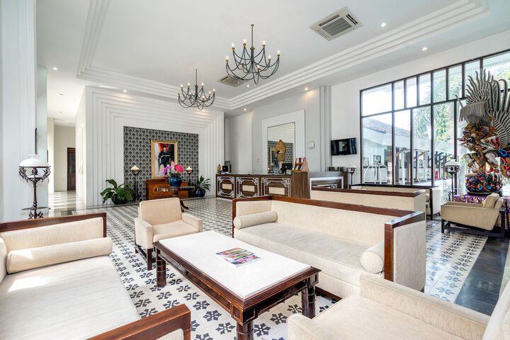 Guest Lobby