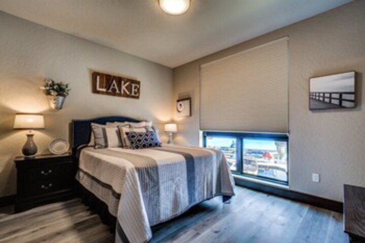 Room 16 of 19