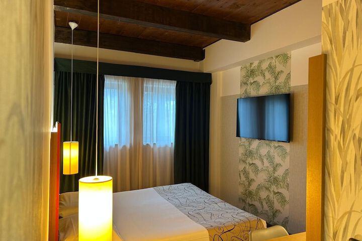 Room 25 of 64