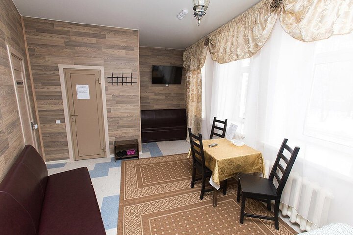 Room 12 of 25